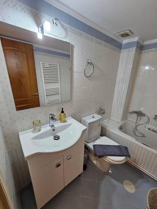 Eirini'S Apt Heraklion  Ngoại thất bức ảnh